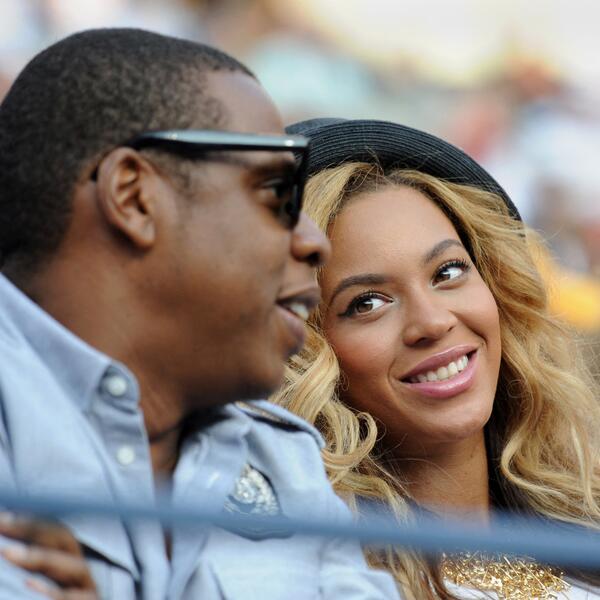 Kako danas izgleda Bijonsina prva ćerka? Blu Ajvi danas ima 13 godina i kad je izašla s tatom svi su zastali u čudu