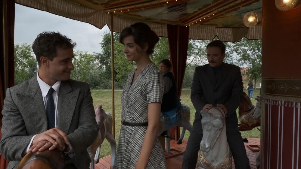 <p>Superstar je i ove godine zadržao poziciju najgledanijeg kablovskog kanala i petu poziciju po gledanosti u konkurenciji svih tv kanala u Srbiji uključujući i one sa nacionalnom frekvencijom među publikom od 18 do 49 godina, prema istraživanju agencije Nielsen. U konkurenciji brojnih domaćih i svetskih kanala, Superstar je već godinama glavno mesto okupljanja ljubitelja vrhunskog filmskog i serijskog programa.</p>