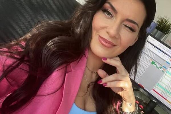 Ovakav sto za dnevnu sobu bi svaka žena poželela: Marija Kilibarda stvorila raj u kojem uživa sa malenom Senjom
