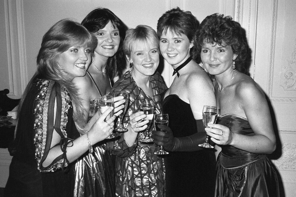 Linda Nolan i grupa The Nolans 1983. godine