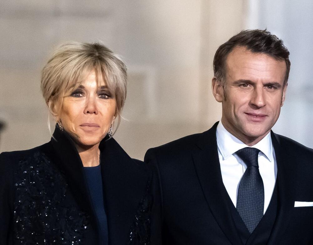 Brižit i Emanuel Makron na svečanoj večeri u Jelisejskoj palati
