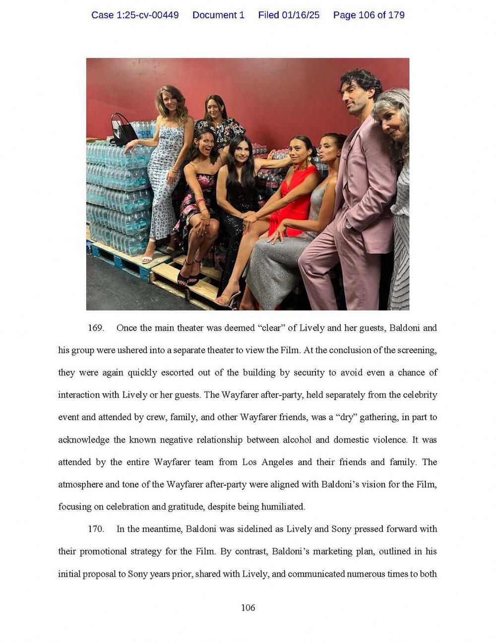 Džastin Baldoni je s prijateljima i porodicom premijeru sopstvenog filma proveo u podrumu.