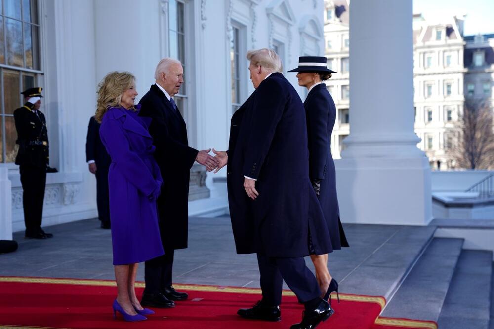 Modno izdanje Melanije Tramp na inauguraciji njenog muža Donalda Trampa, 47. predsednika Amerike