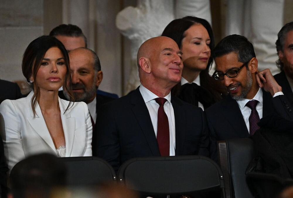 Loren Sančez i Džef Bezos na inauguraciji Donalda Trampa