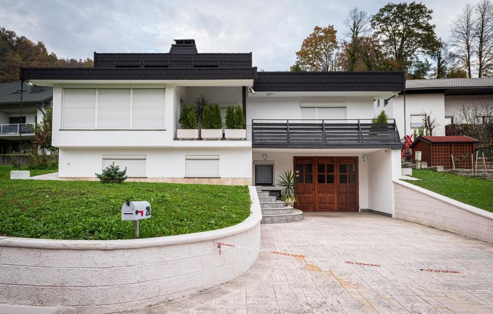 2020. SU SE POJAVILE NOVE FOTOGRAFIJE DOMA U KOJEM SU ŽIVELI NJENI RODITELJI