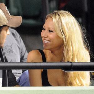 Odabrali su moćno i drevno ime: Ana Kurnjikova i Enrike Iglesijas otkrili pol 4. deteta i kako su ga nazvali