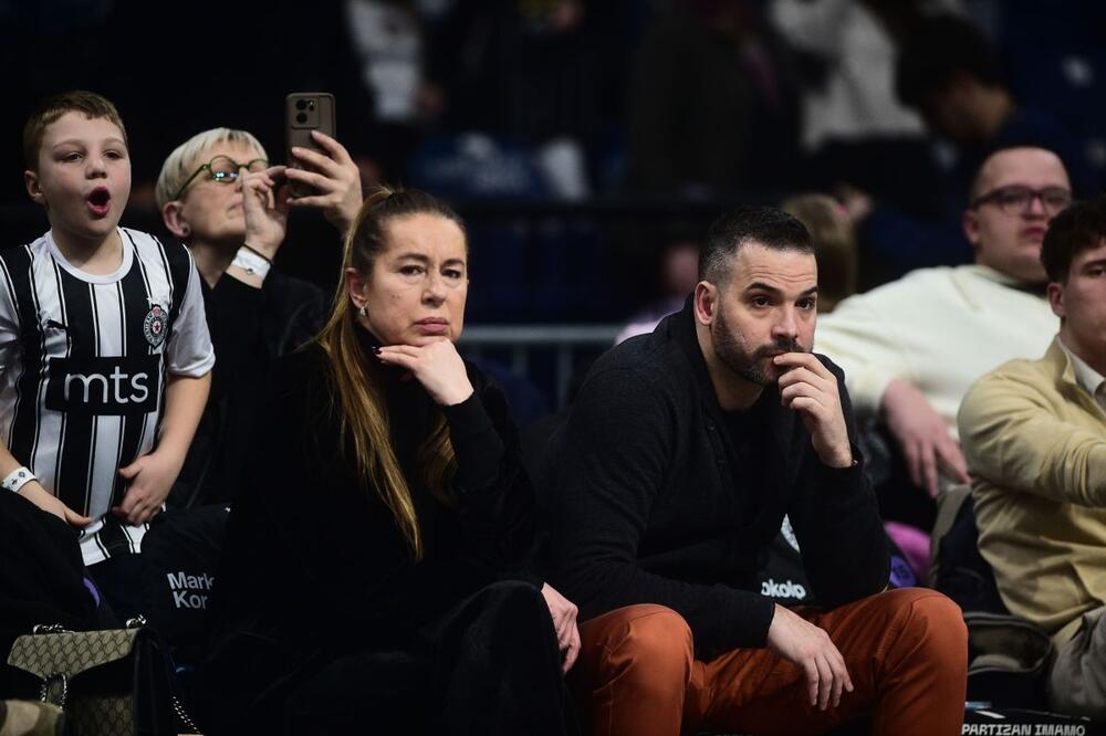 Pomno su pratili utakmicu