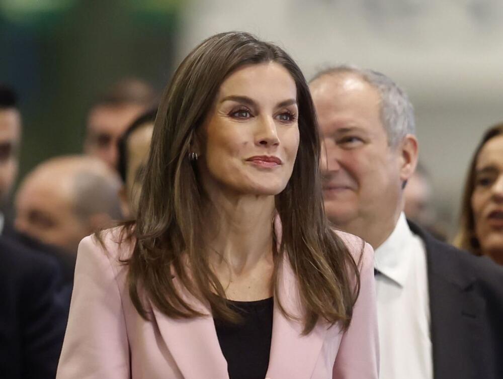 Španska kraljica Leticija neguje poslovni stil