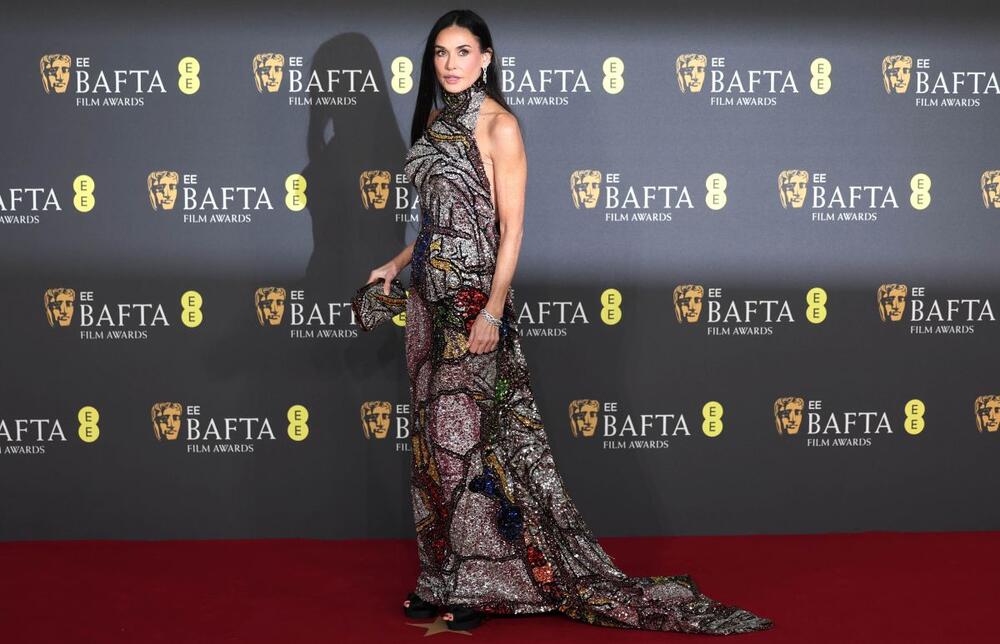 Demi Mur u Alexander McQueen haljini na dodeli BAFTA nagrada