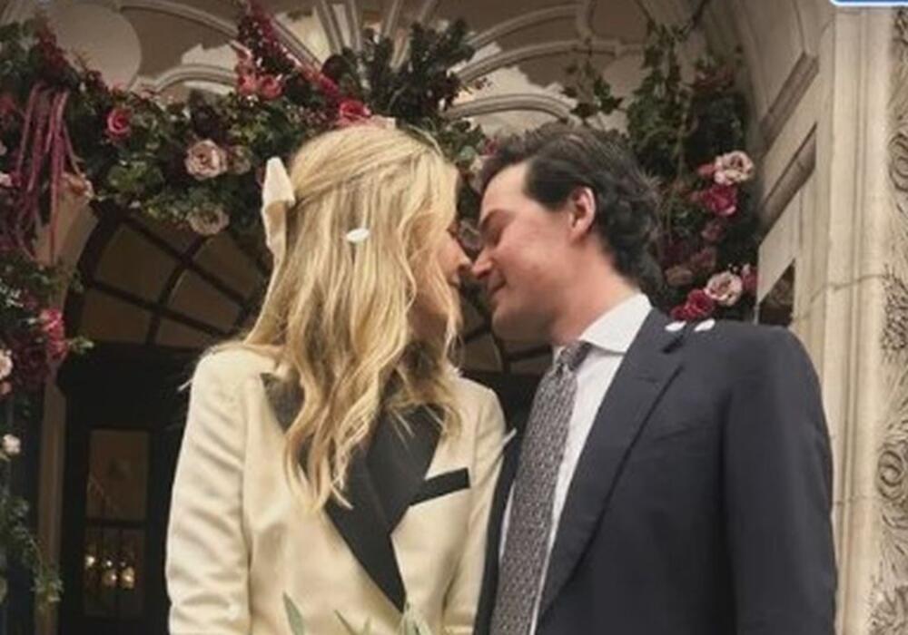 Fibi Nečbul i Leopold Glover na venčanju u Čelsiju