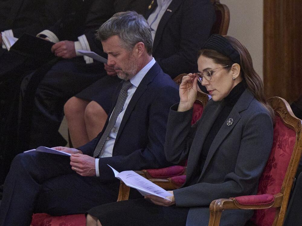 Ovom prilikom odabrala je jednostavnu ali prelepu odevnu kombinaciju