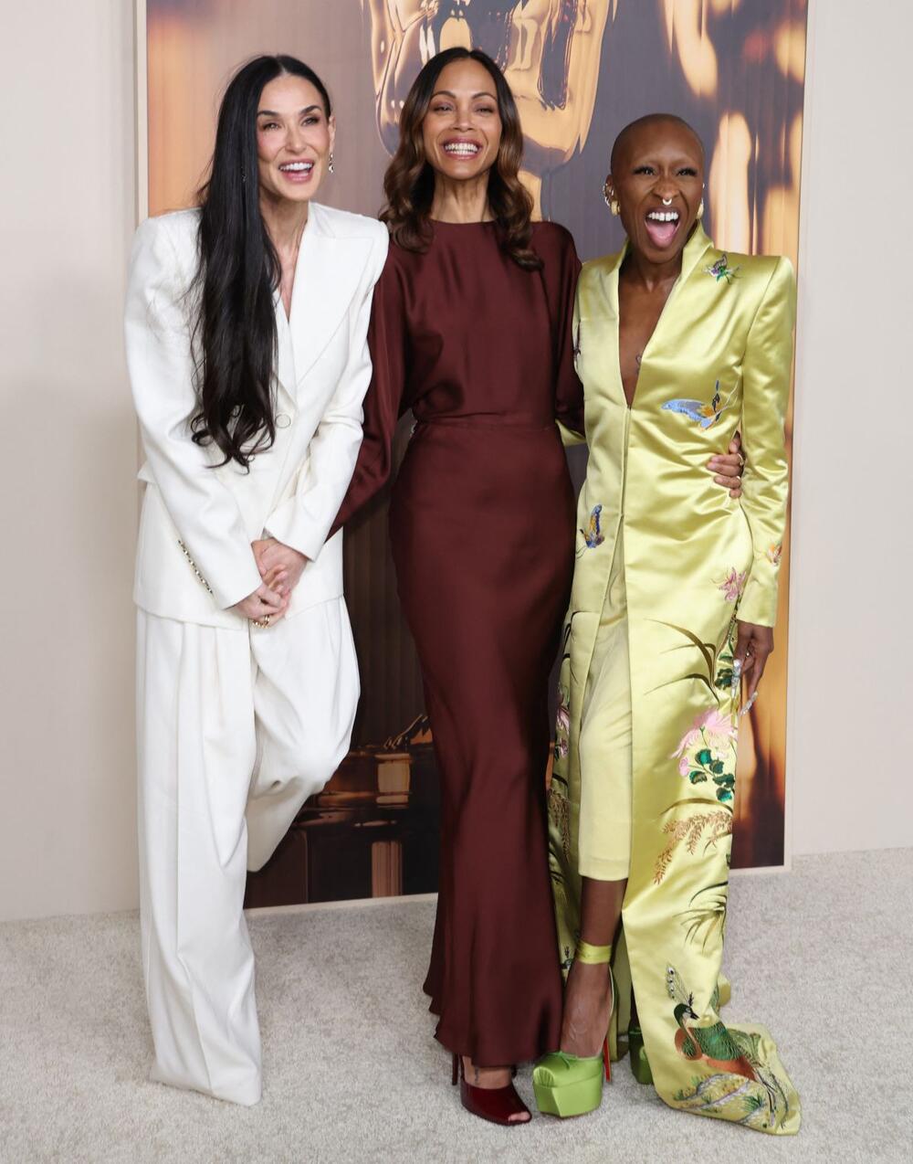 Ovakvo odelo trebalo bi da ima svaka dama