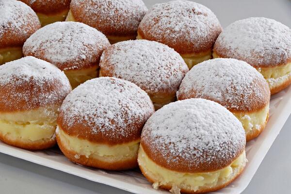 Bez mleka, jaja, a mekane kao duša: Najlepši recept za POSNE KROFNE - unutra šuplje, a spolja zlatne i hrskave