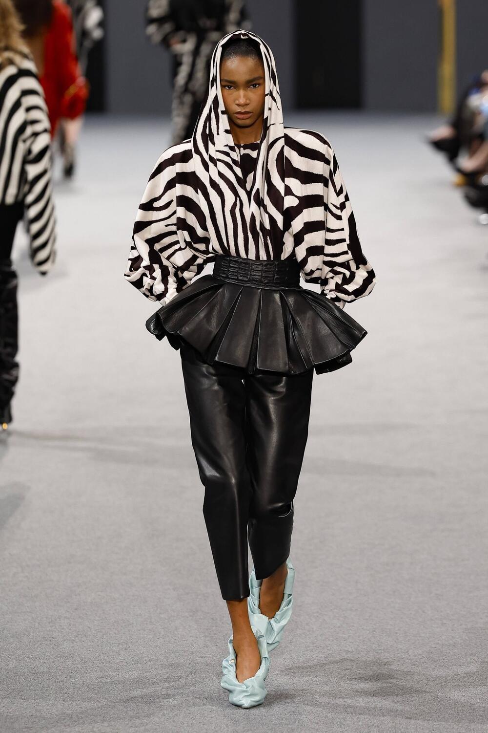 Od nešto ležernijih bluza sa kapuljačom