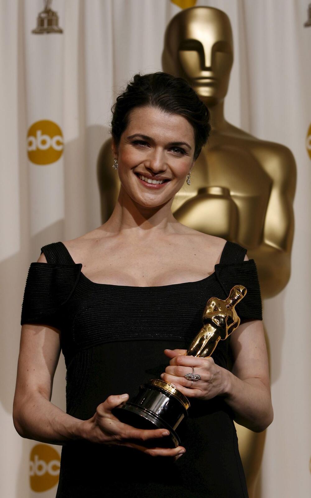 Rejčel Vajs ima dve nominacije za Oskara, a jednog je osvojila