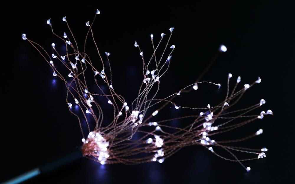 UKRASITE BAŠTU SOLARNIM DRVETOM 