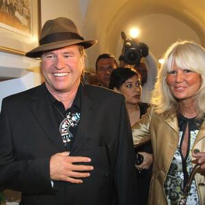 Kako je Val Kilmer izgledao u mladosti? Fotografije Betmena kao momka mame uzdahe