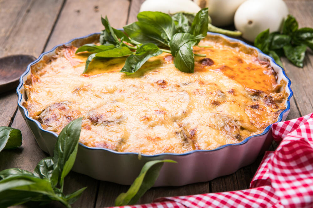 MUSAKA OD PIRE KROMPIRA SAVRŠEN OBROK ZA CELU PORODICU 