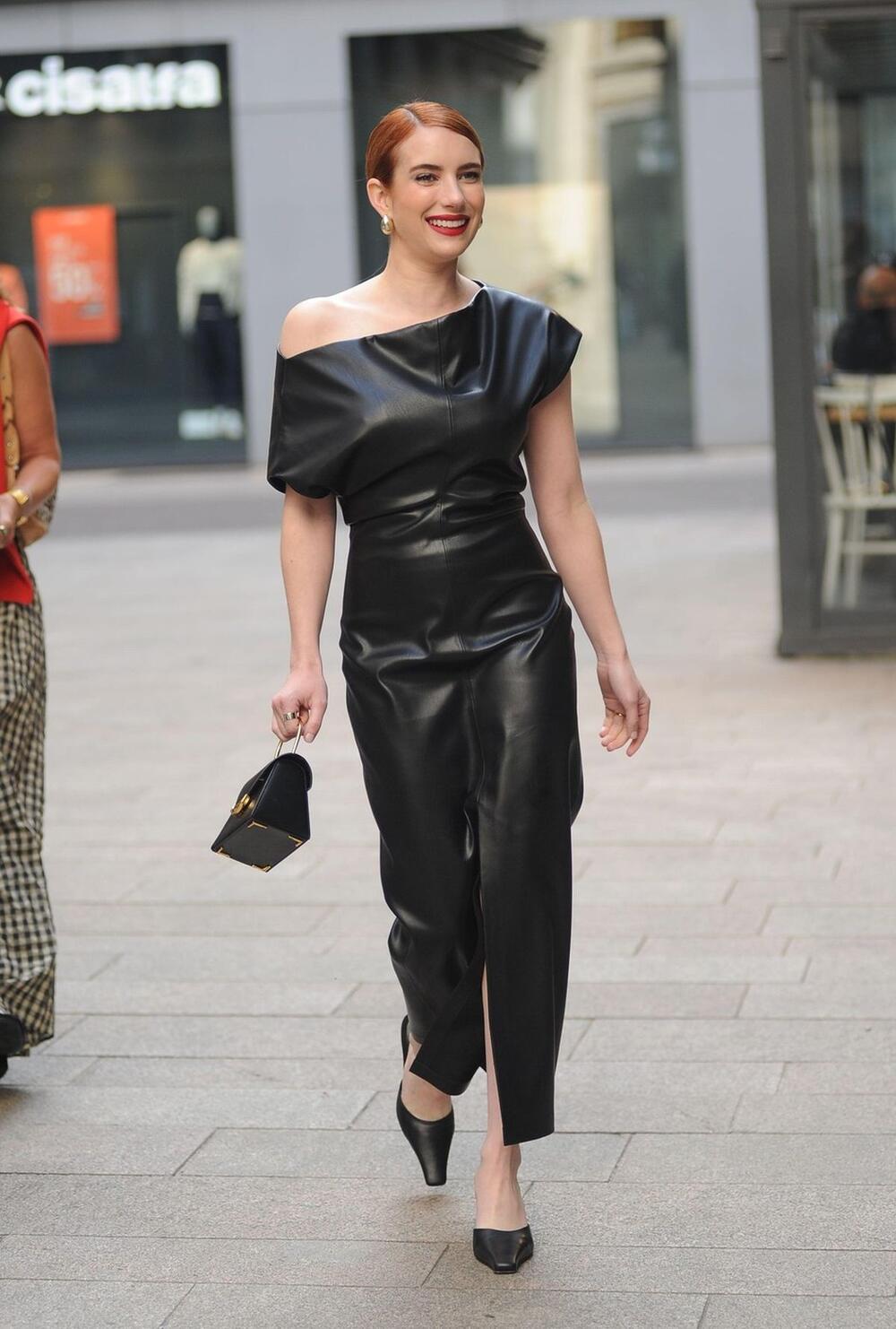 <p>Svet je ostao u neverici kada ju je ugledao – svi kažu "ista je tetka".</p>