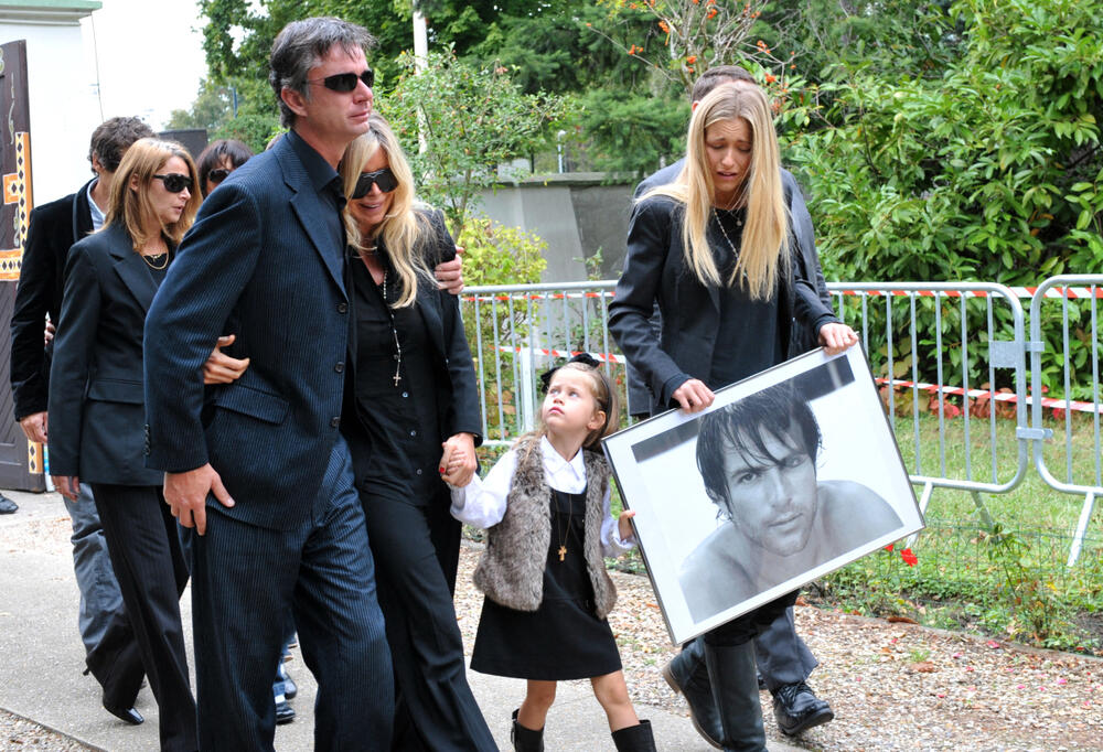 TUŽNE FOTOGRAFIJE SA SAHRANE FILIPA OBIŠLA JE SVET 