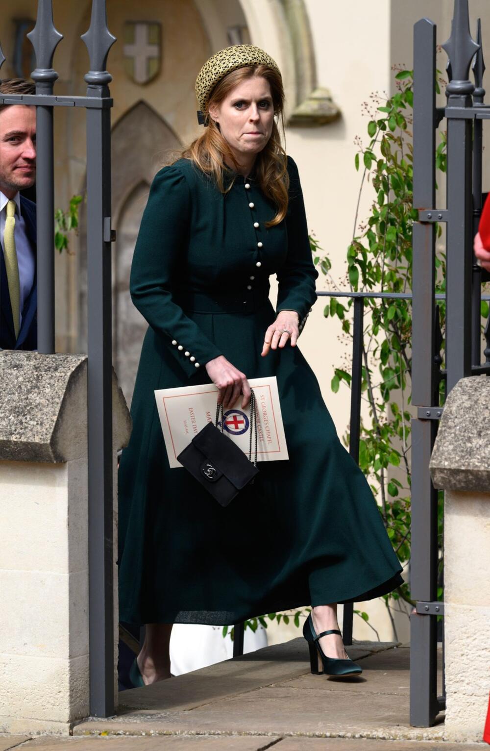 Britanska kraljevska porodica na službi u zamku Vindzor povodom Uskrsa