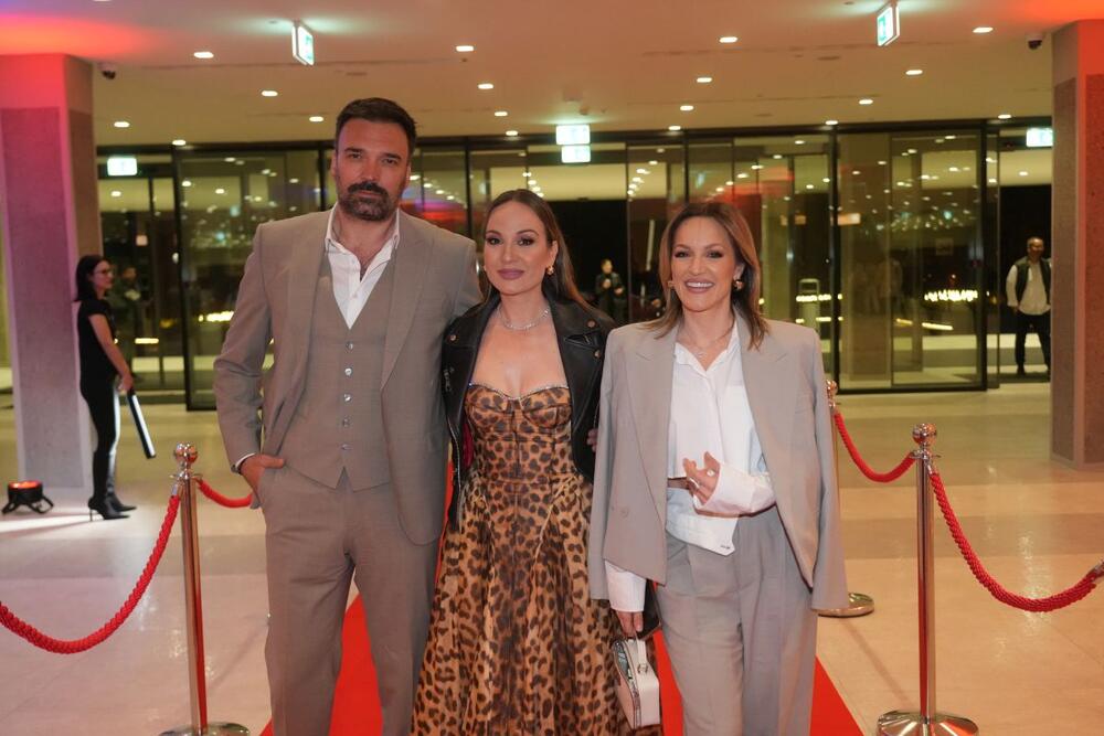 Ivan Bosiljčić, Jelena Tomašević  i Tijana Bogićević na beogradskoj premijeri "Fantoma iz opere"