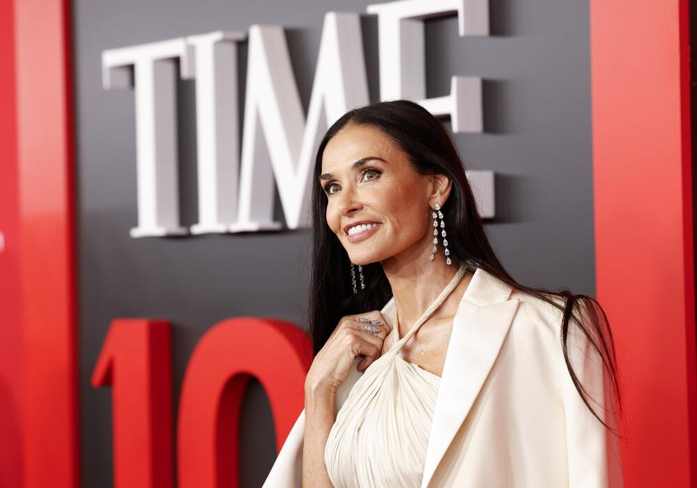 ROĐENDANSKO IZDANJE DEMI MUR MODNI ZADATAK ZA SVE ŽENE 