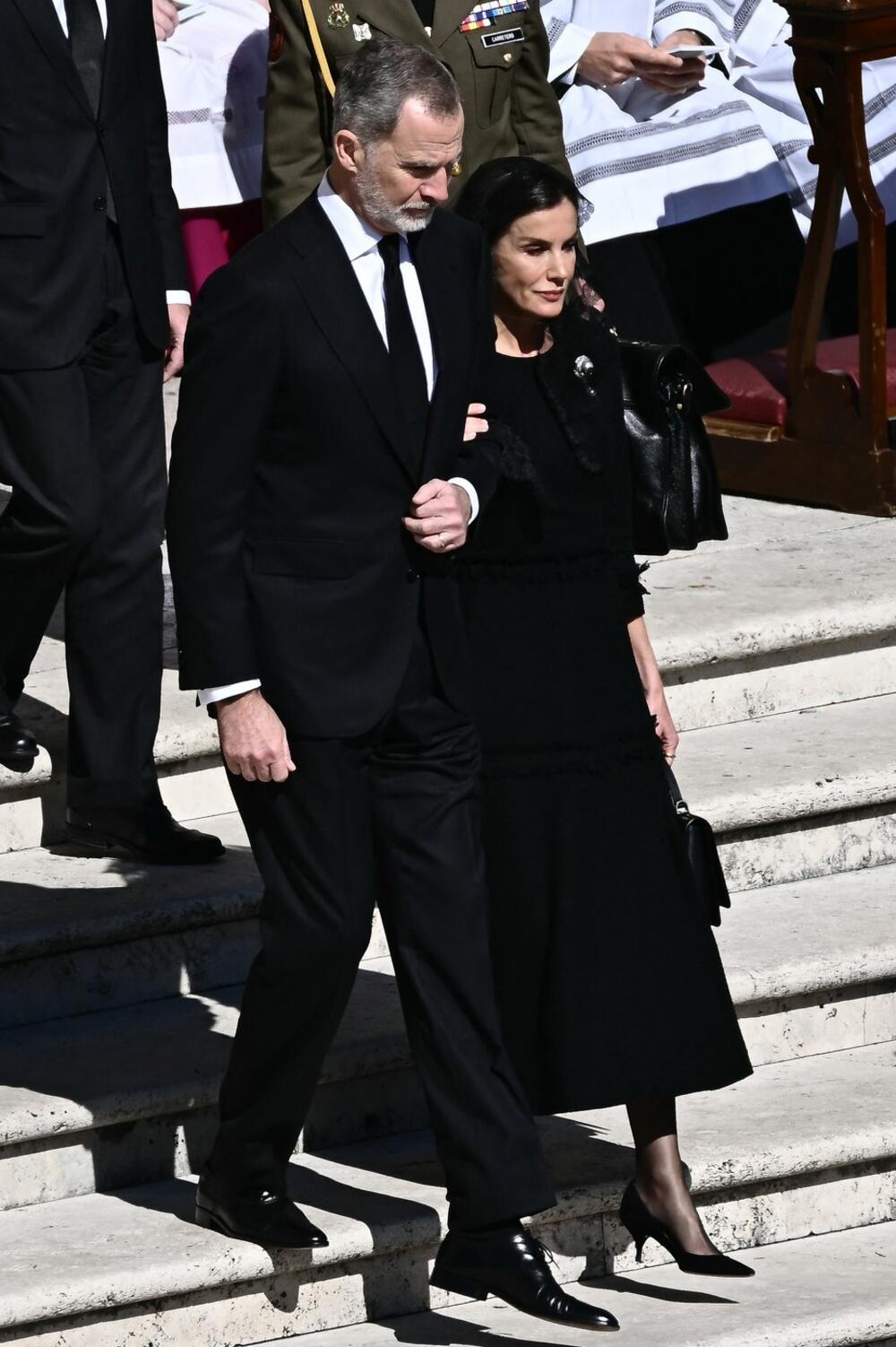 Kralj Felipe i kraljica Leticija na sahrani pape Franje
