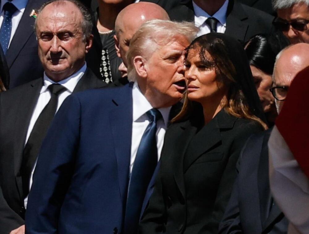 Donald Tramp na sahrani pape Franje