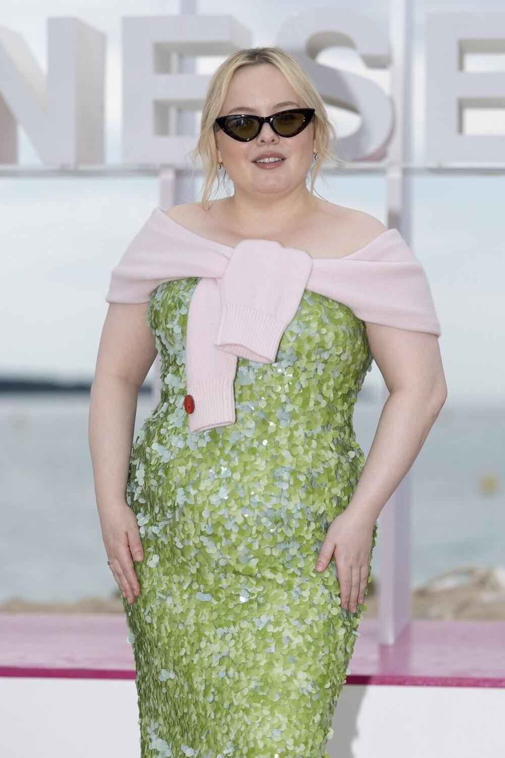 <p>Važi za najljupkiju glumicu novije generacije, a uprkos tome, kritičari nisu štedeli uvrede na račun njenog izgleda.</p>