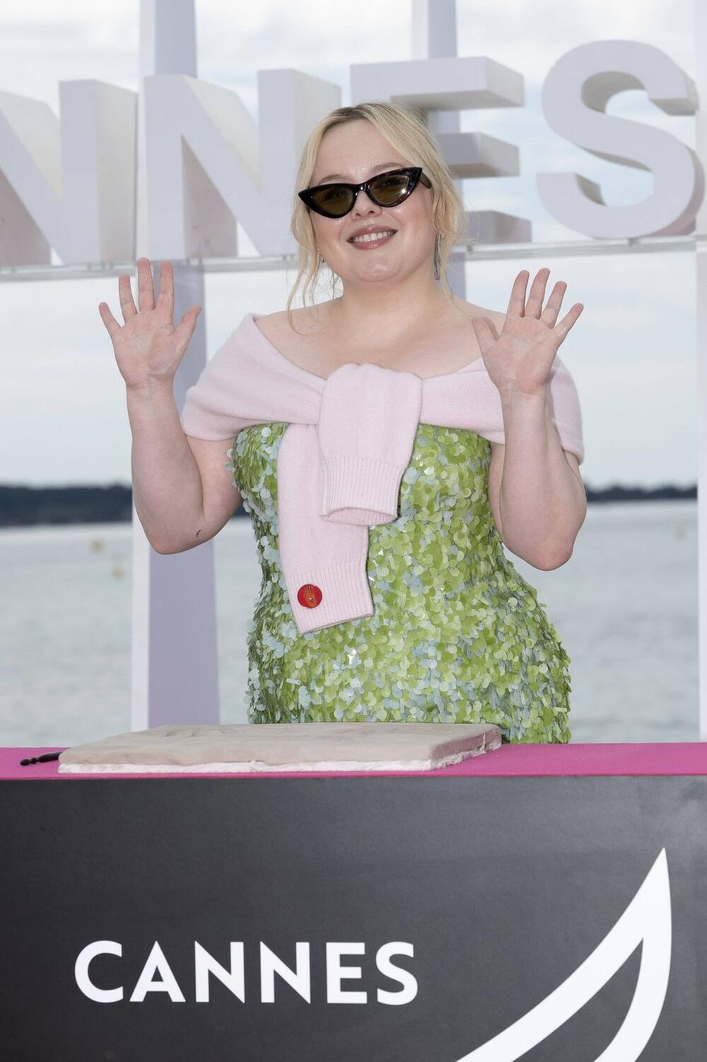 <p>Važi za najljupkiju glumicu novije generacije, a uprkos tome, kritičari nisu štedeli uvrede na račun njenog izgleda.</p>