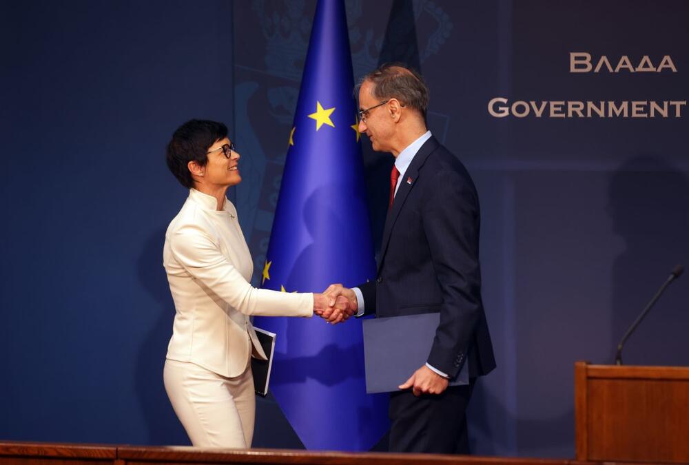 Evropska komesarka za proširenje Evropske unije Marta Kos  i premijer Srbije Đuro Macut