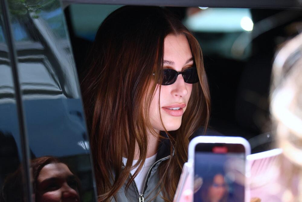 Hejli Biber u Njujorku najavljuje stilom da ćemo je videti na Met gali posle tri godine pauze