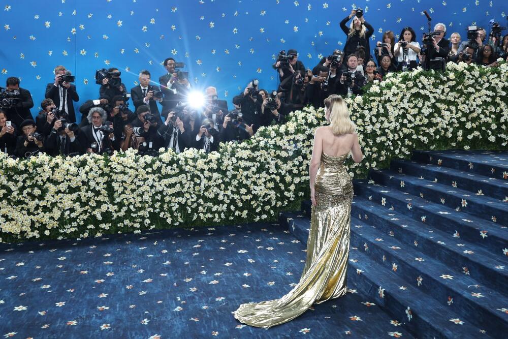 Điđi Hadid u Miu Miu haljini na Met gali 2025.