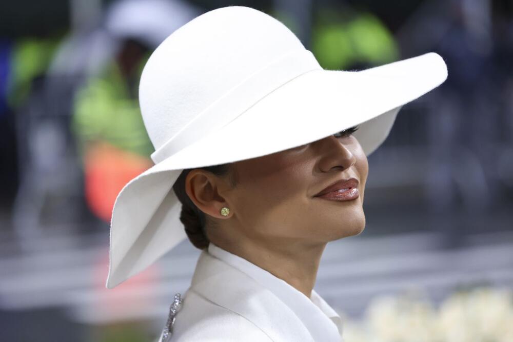 <p>Njen izgled na Met gali je bio inspirisan čuvenim izdanjem nekadašnje glumice sa venčanja.</p>