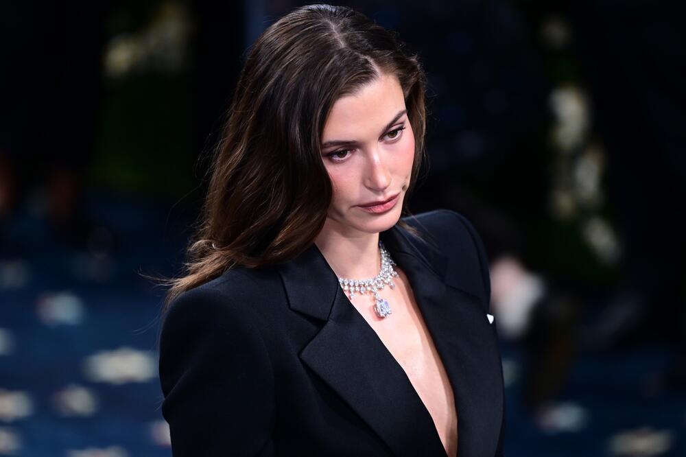 Hejli Biber na Met gali 2025.