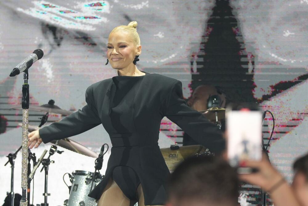 Nataša Bekvalac na nastupu u Beogradu