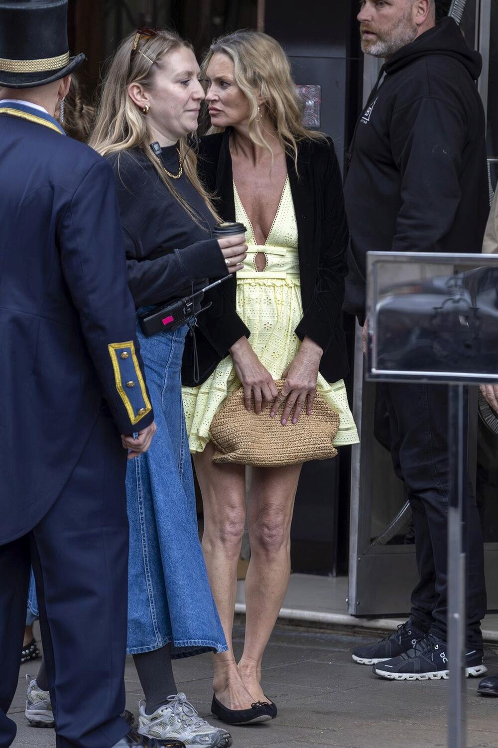 <p>Neki je hvale, neki kude, ali činjenica je da je Kejt bila i ostala jedno od najikoničnijih imena u modnoj industriji i to sa razlogom.</p>