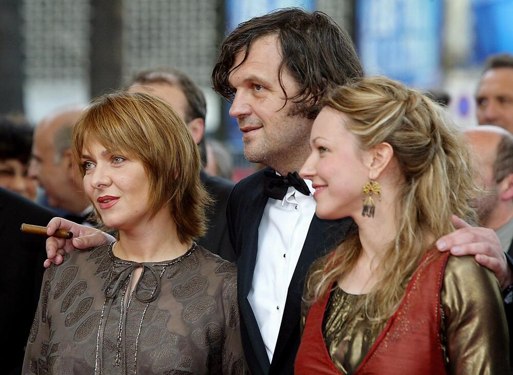 Vesna Trivalić, Emir Kusturica i Nataša Tapušković na Kanskom festivalu 2004. godine