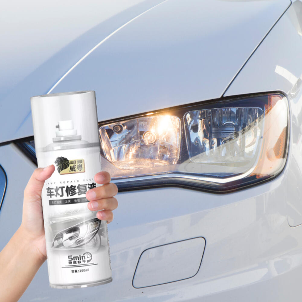 SPREJ KOJI VRAĆA SJAJA FAROVIMA VAŠEG AUTOMOBILA