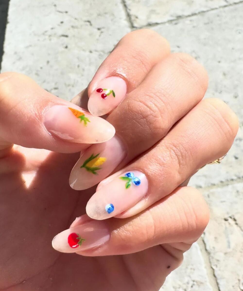 Hejli Biber, Nokti, Manikir