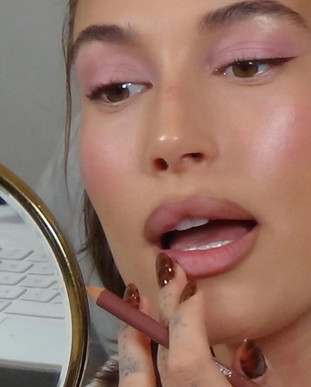 Hejli Biber, Nokti, Manikir