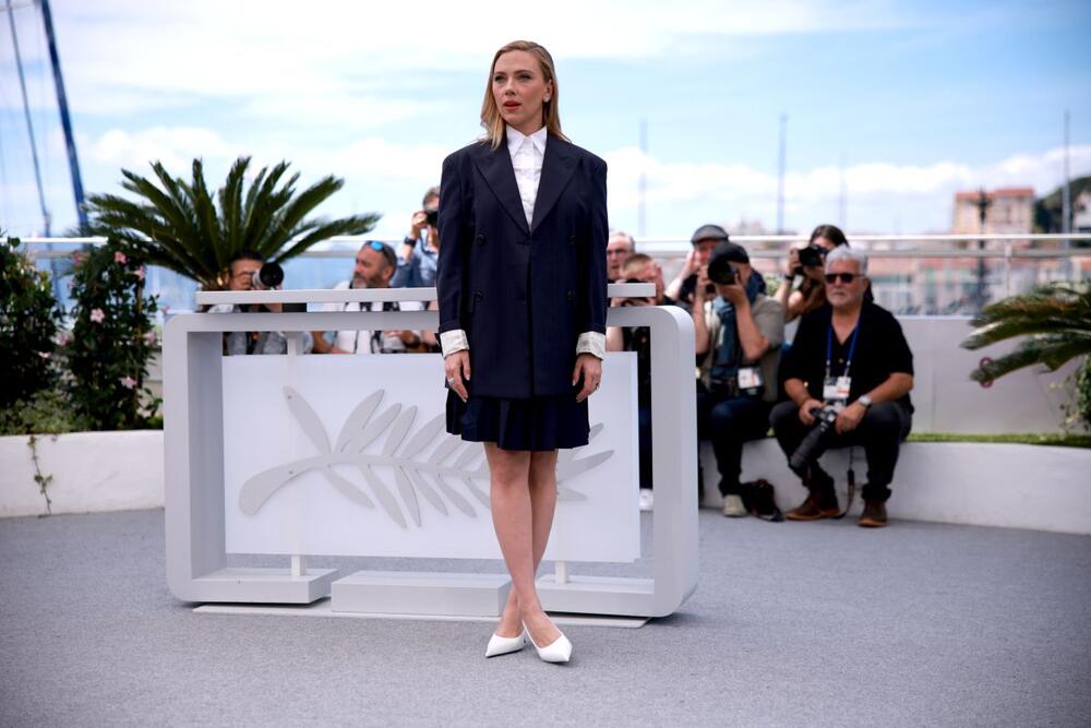 <p>I ove godine najpoznatiji filmski festival doneo je obilje glamura, ali i novih modnih trendova.</p>