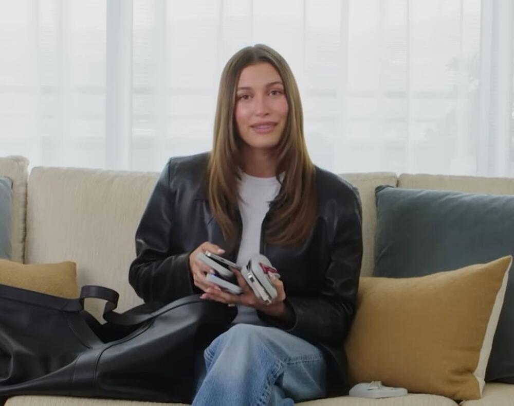 Hejli BIber u 'What's In My Bag' videu za Vogue