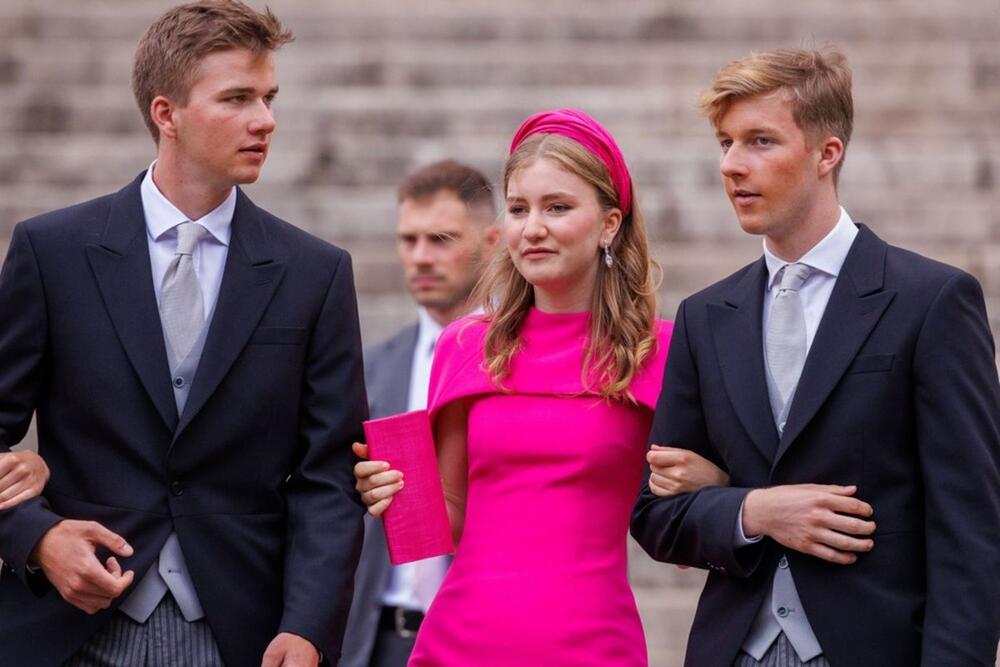 Prestolonaslednica Belgije sa braćom