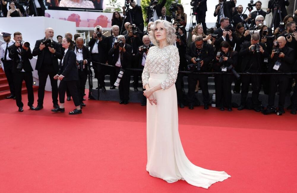 <p>Vanvremenska elegancija u potpisu glumice Džejn Fonde.</p>