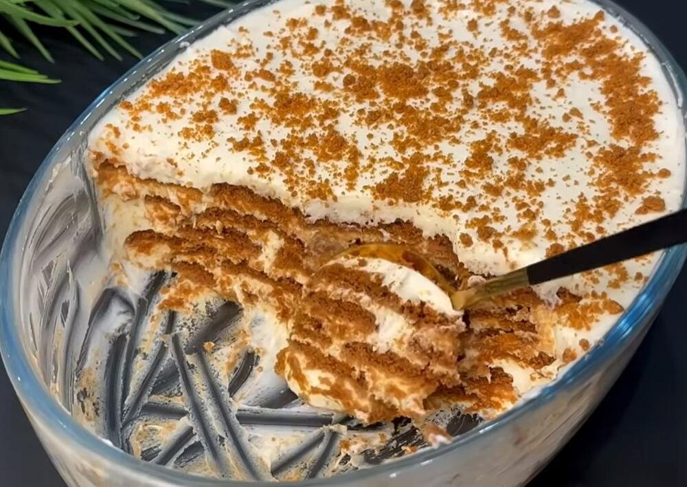 Brza torta od keksa i fila sa šlagom, mlekom i ukusom limuna