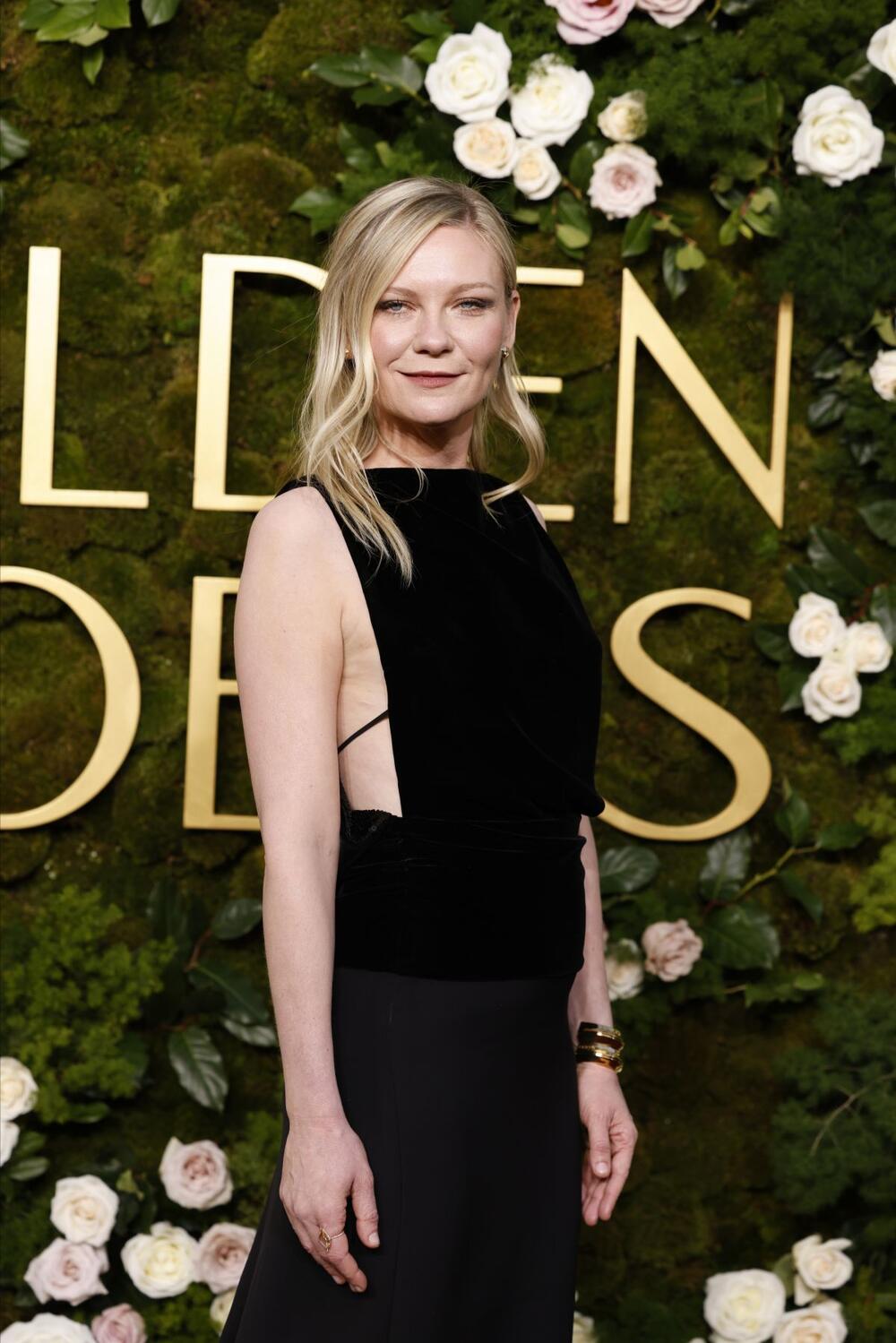 Kirsten Danst uglavnom ima šiške prebačene na stranu, nevezano za njihovu dužinu