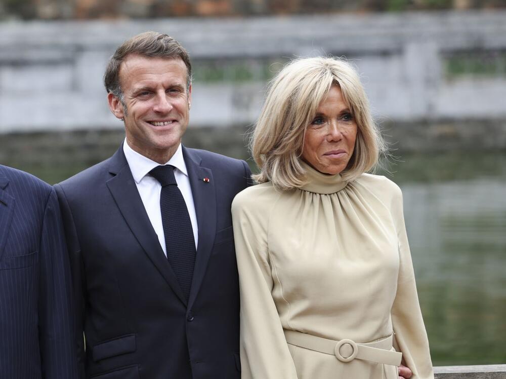 Emanuel i Brižit Makron u Vijetnamu, dan nakon incidenta u avionu