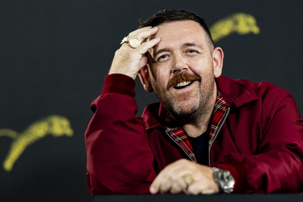 Nik Frost glumi Hagrida u seriji